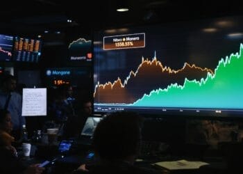 Monero Soars While Bitcoin Stalls: What’s Driving the Privacy Coin?